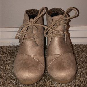 Women’s Tan Suede Wedge Heels Size 6.5W